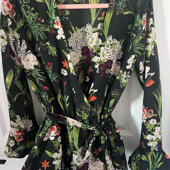 Floral Satin Long Sleeve Romper Size 10 - Picture 7 of 11